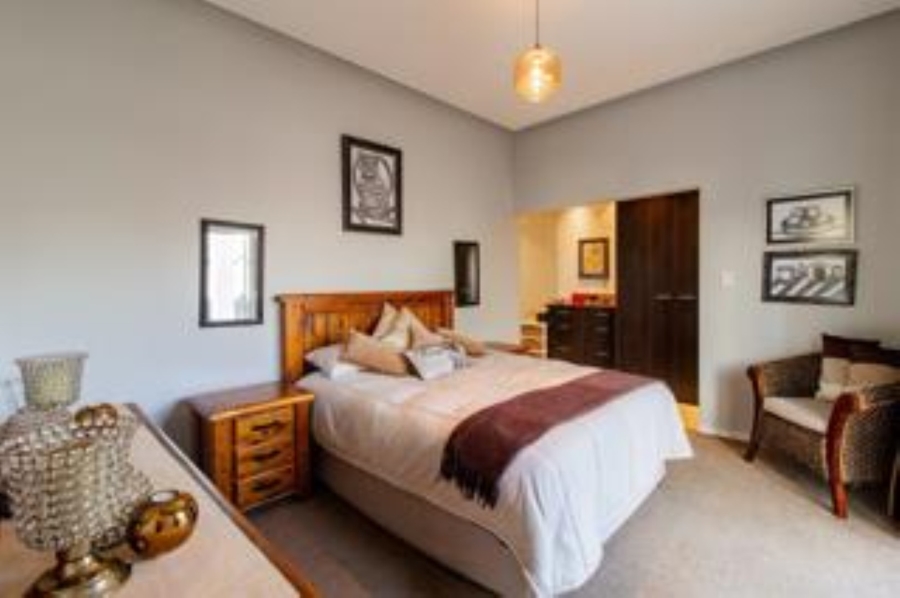 5 Bedroom Property for Sale in Van Riebeeckstrand Western Cape